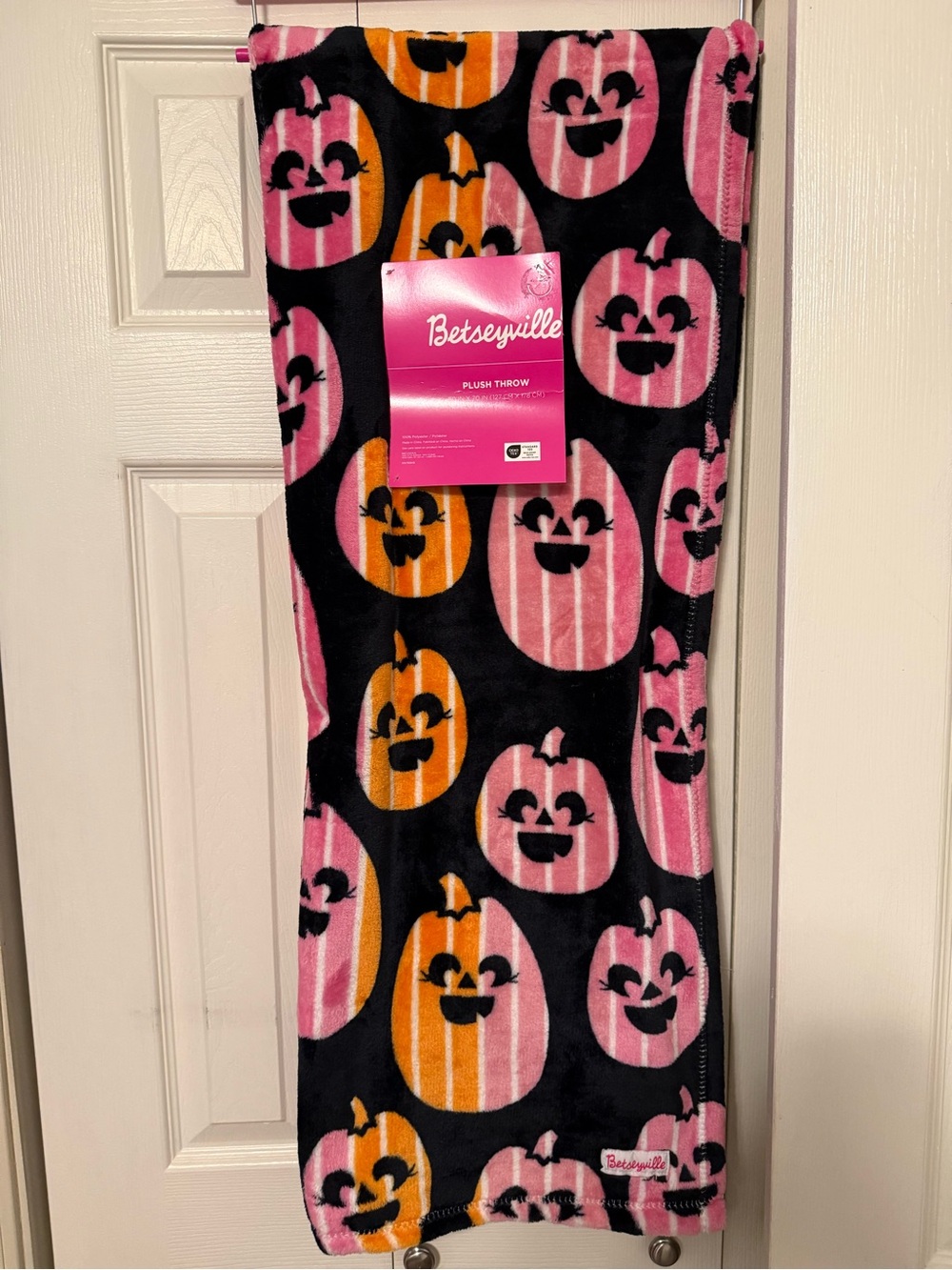 Betsey Johnson Halloween Pumpkin Plush Throw - Pink & Orange NWT